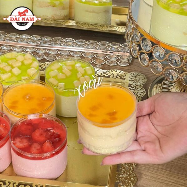 Bánh Mousse Xoài (Sữa bò decor mứt xoài)